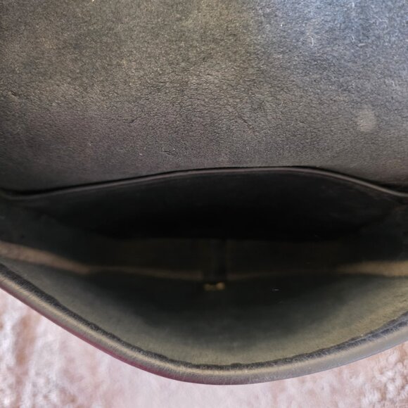 Vintage Coach 132 Compact Crossbody Bag Black Leather USA Brass Turnlock - Picture 7 of 16